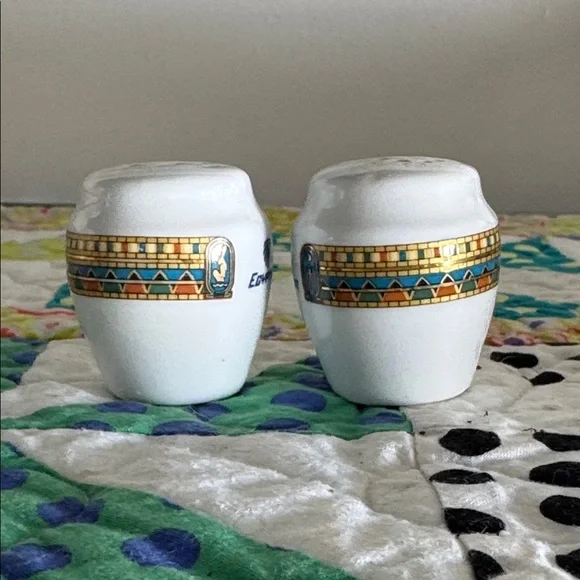 Rare Vintage EGYPTAIR Salt & Pepper Shakers - Egyptian Hieroglyphics Pattern - Picture 4 of 4